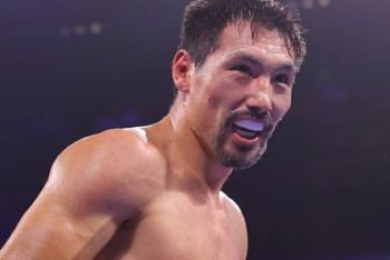 Фотография к новости: Алимханулы вышел на ринг с экс-соперником Мэйвезера