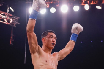 Фотография к новости: Непобеждённый казахстанский боксёр похвастался тренировкой с "Канело"