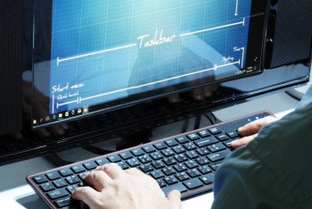 Фотография к новости: Казахстанцы старше 50 лет могут бесплатно обучиться IT-специальностям