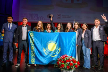 Фотография к новости: Токаев обратился к шахматисткам, завоевавшим "серебро" на чемпионате мира