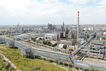 Фотография к новости: Чёрный дым: на Атырауском нефтеперерабатывающем заводе прокомментировали ситуацию