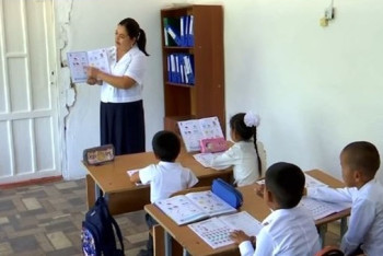 Фотография к новости: "Полы гниют, крыша течёт". 30 лет ждут новую школу в селе на юге РК