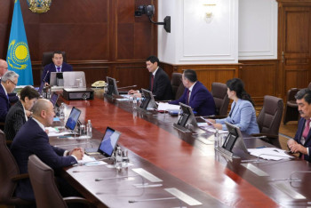 Фотография к новости: В 2 раза сократить количество стихийных свалок в Казахстане потребовал премьер