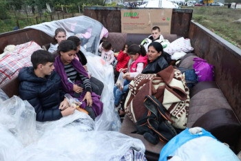 Фотография к новости: 53 тысячи вынужденных переселенцев прибыли из Нагорного Карабаха в Армению