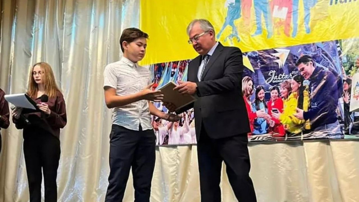  предоставлено Жандосом Молдахметовым.