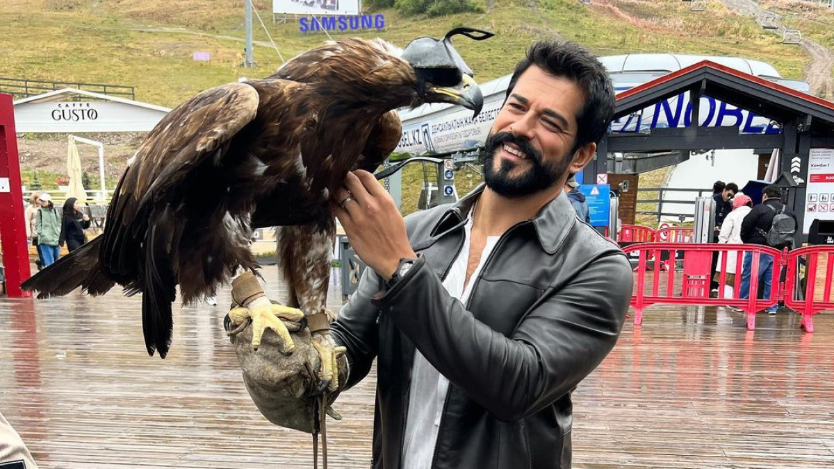  Instagram / burakozcivit