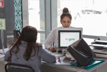 Фотография к новости: Усилить ответственность работников ЦОН-ов собираются в Казахстане