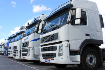 Фотография к новости: Более 500 машин попали в пробку на границе Казахстана с Кыргызстаном