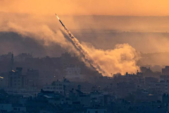 Фотография к новости: Палестино-израильский конфликт:  люди ищут пропавших без вести родных, больницы оказывают помощь раненым