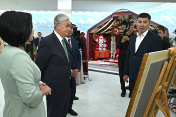 Фотография к новости: Мы должны пропагандировать среди молодёжи национальные традиции - Токаев