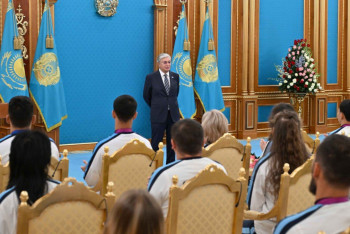 Фотография к новости: Показатели нашей страны на Азиаде могли быть лучше - Токаев казахстанской сборной