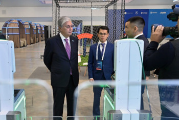 Фотография к новости: Робототехника и чат-боты: главе государства показали цифровые проекты