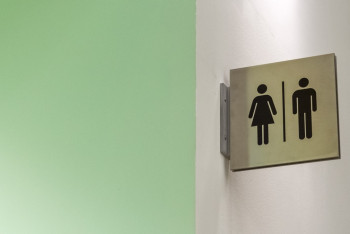 Фотография к новости: Закрывающиеся кабинки появятся в туалетах казахстанских школ