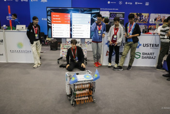 Фотография к новости: Казахстанские школьники произвели фурор на олимпиаде по робототехнике в Сингапуре