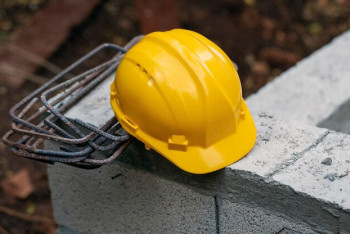 Фотография к новости: Рабочий насмерть разбился, упав с высотки в Астане