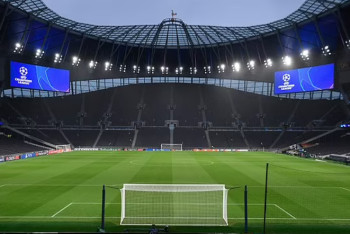 Фотография к новости: Вандалы разгромили стадион в Лондоне