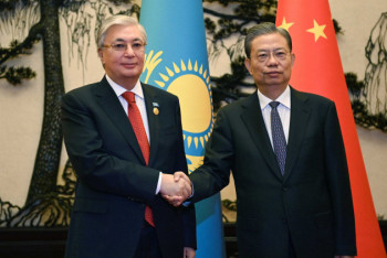 Фотография к новости: Токаев встретился с главой Постоянного комитета Всекитайского собрания народных представителей