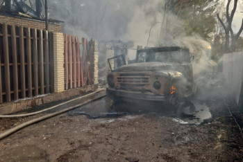 Фотография к новости: Крупный пожар на дачах в Караганде: взорвалась бочка с газом