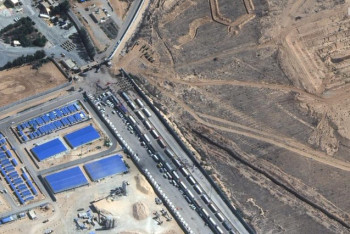 Фотография к новости: Грузовики с гуманитарной помощью въехали в сектор Газа из Египта