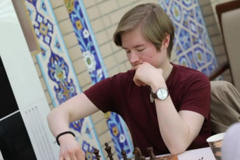 Фотография к новости: Карлсен уже не тот? Шахматист Алишер Сулейменов рассказал, что думает о своей победе