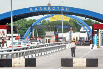 Фотография к новости: Электронную очередь внедрят на казахстанско-российской границе