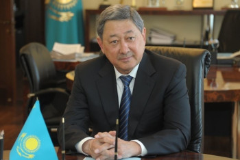 Фотография к новости: Токаев присвоил экс-главе Минэнерго звание "Қазақстанның еңбек ері"