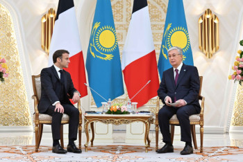 Фотография к новости: Макрон поблагодарил Токаева за его позицию относительно конфликтов  на Ближнем Востоке