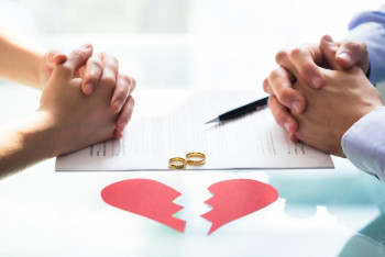 Фотография к новости: Названы лидеры и аутсайдеры среди регионов по количеству браков и разводов