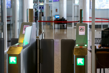 Фотография к новости: "Лазерные атаки" на самолёты участились в Казахстане