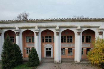 Фотография к новости: Заброшенное здание отдадут под реабилитационный центр для детей в Алматы