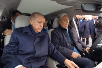 Фотография к новости: Эрдоган подарил Токаеву электромобиль