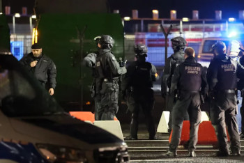 Фотография к новости: Мужчина украл у матери четырёхлетнюю дочь и заблокировал аэропорт Гамбурга