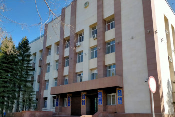 Фотография к новости: В акимате Павлодара озвучили зарплаты акима и его замов