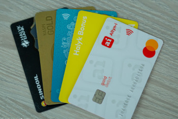 Фотография к новости: Правила обращения платежных карт в Казахстане ужесточены