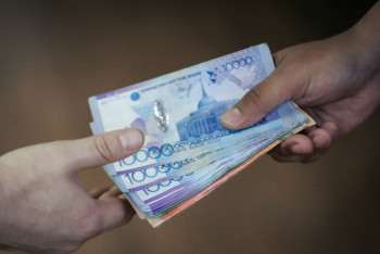 Фотография к новости: Названы страны, в которые казахстанцы чаще отправляют денежные переводы