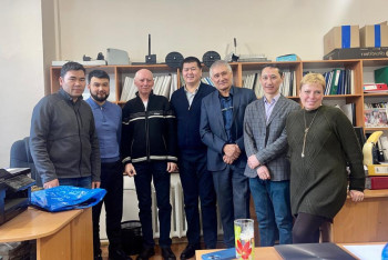 Фотография к новости: Казахстанка придумала способ дешево и быстро строить дома из экоматериала