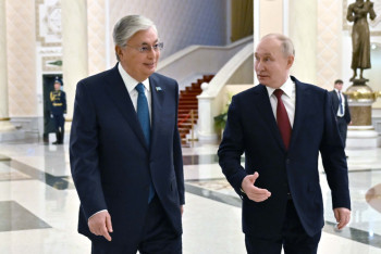 Фотография к новости: Касым-Жомарт Токаев и Владимир Путин выступили с заявлением для СМИ