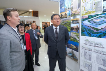 Фотография к новости: Досаев поддержал идею молодых архитекторов по развитию алматинской айдентики