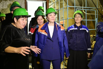 Фотография к новости: О новых мерах соцзащиты рассказала работникам предприятий ВКО глава Минтруда