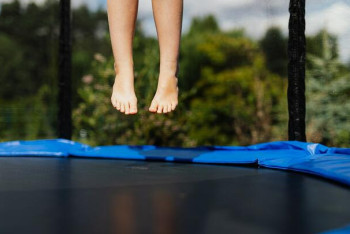 Фотография к новости: Травму головы получил ребёнок в батутном центре Уральска