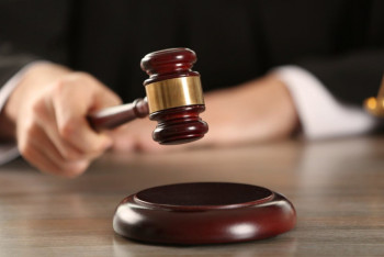 Фотография к новости: Мужчину осудили за изнасилование дочери в Карагандинской области