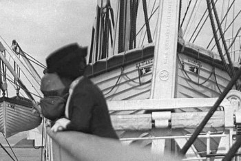 Фотография к новости: Одеяло с затонувшего "Титаника" продали за 117 тысяч долларов