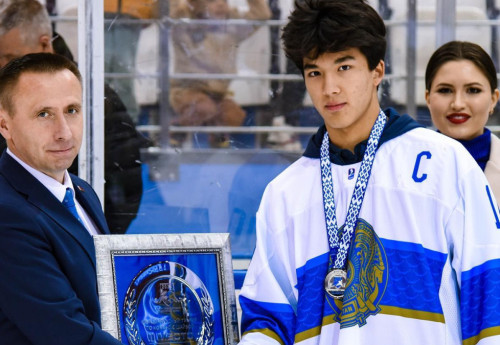 Фотография к новости: Юношеская команда Казахстана по хоккею стала второй на турнире в Беларуси