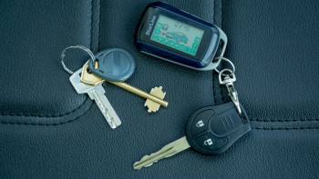 Фотография к новости: Водителей будут штрафовать за использование летних шин в Алматы