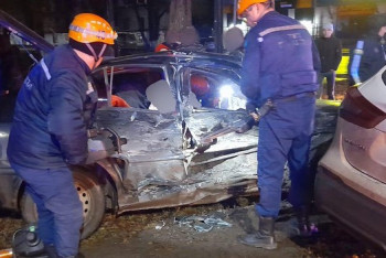 Фотография к новости: Мужчину зажало в машине после ДТП в Уральске