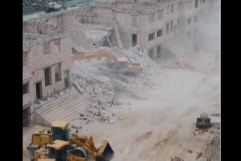 Фотография к новости: Незаконно построенный таунхаус снесли в Актау