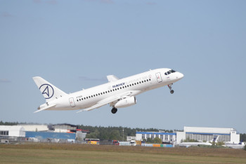 Фотография к новости: Выпуск самолета SuperJet 100 отложен из-за проблем с двигателем