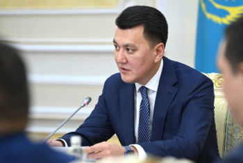 Фотография к новости: Борьба с проявлениями деструктивного поведения требует комплексного подхода - Ерлан Карин