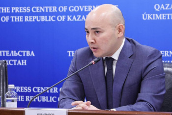 Фотография к новости: Глава Миннацэкономики сделал прогноз для тенге на ближайшие три года