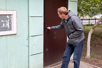 Фотография к новости: Акиму Актюбинской области сделали замечание в суде из-за неработающего уличного туалета
